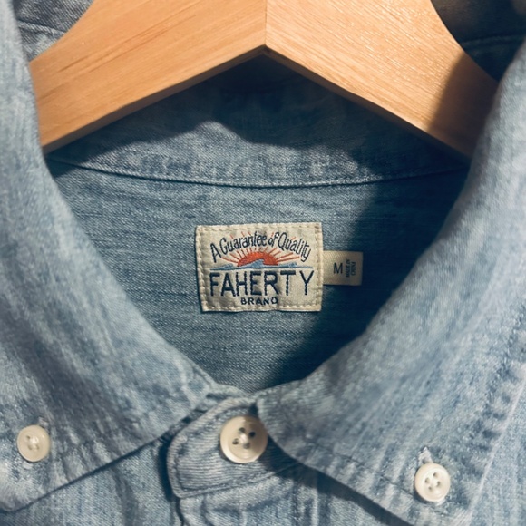 Faherty Tried and True Chambray long sleeve men’s button up shirt - Picture 2 of 6